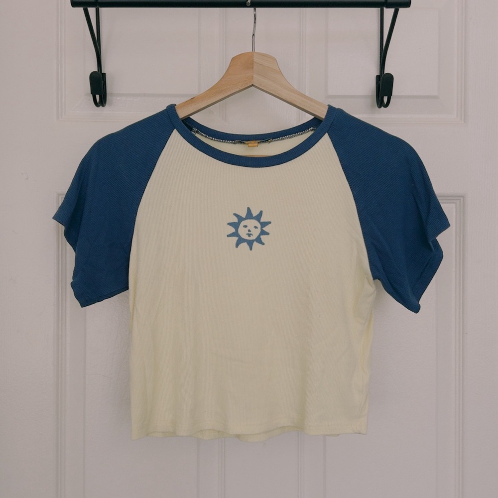 VRG GRL Blue and Cream Sun Graphic Women's Top